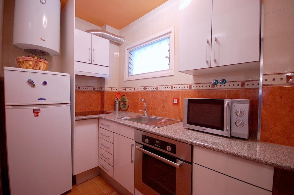 Lets Holidays Apartment Pool Terrace ตอสซาเดมาร์ ภายนอก รูปภาพ