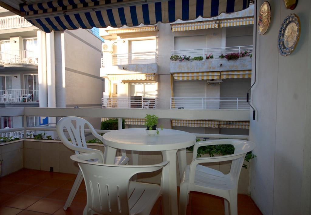 Lets Holidays Apartment Pool Terrace ตอสซาเดมาร์ ภายนอก รูปภาพ