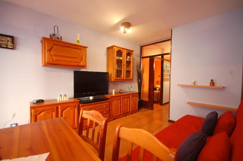 Lets Holidays Apartment Pool Terrace ตอสซาเดมาร์ ภายนอก รูปภาพ