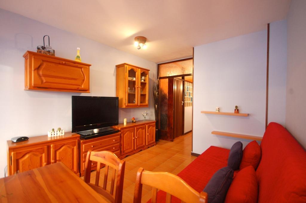 Lets Holidays Apartment Pool Terrace ตอสซาเดมาร์ ภายนอก รูปภาพ